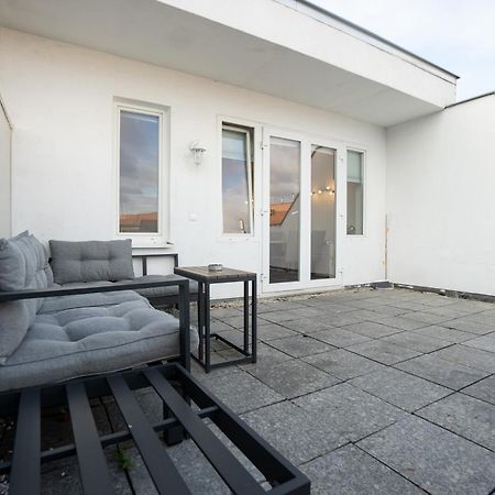 Apartment With A Private Terrace Located Right Near Belvedere Castle, 15 Minutes Away From Stephansdom Wenen Buitenkant foto